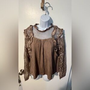 POL size Small, oversized.Taupe/brown long sleeved Fancy tee!